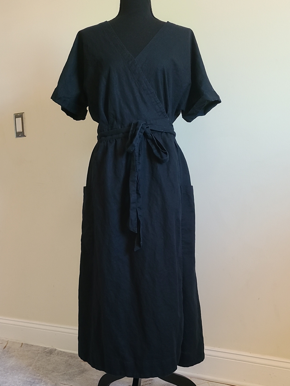 GAP Black Linen Cotton Wrap Midi Dress Size 12 Belted Pockets Flaw